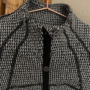 Like new Lululemon Define mini houndstooth Zip Up Jacket Size 4